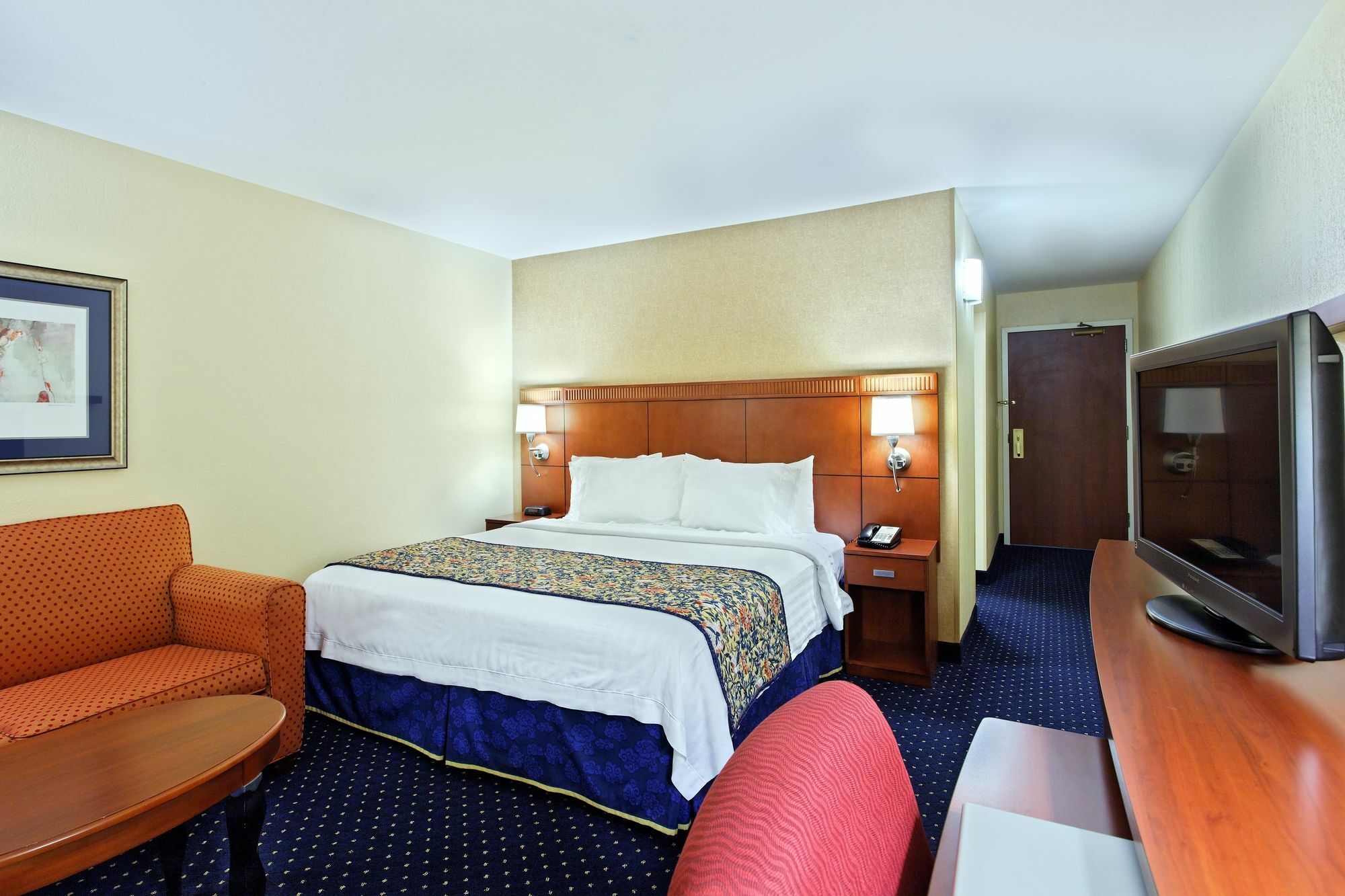 คอร์ตยาร์ด น็อกซ์วิลล์ ซีดาร์บลัฟ Hotel ภายนอก รูปภาพ
